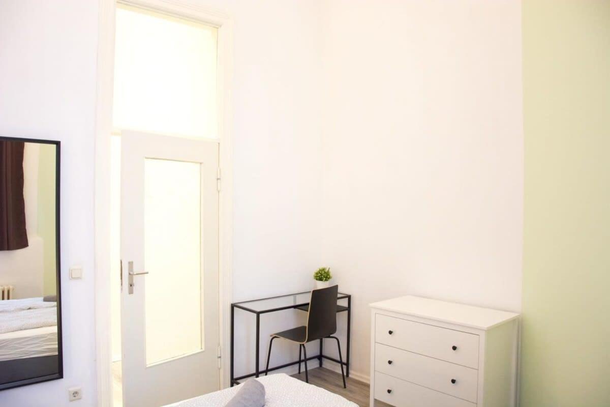 Family Apartment Moabit Berlin Exteriör bild