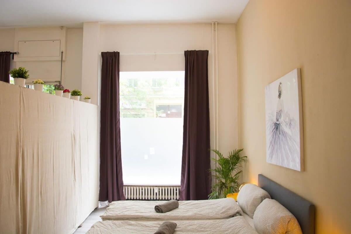 Family Apartment Moabit Berlin Exteriör bild