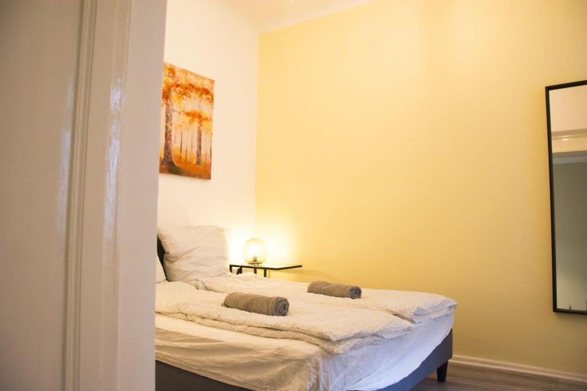 Family Apartment Moabit Berlin Exteriör bild